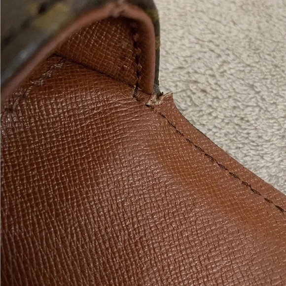 Louis Vuitton Chantilly GM Bag - Picture 14 of 16